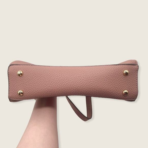 Mauve Purple Pink Vegan Goldtone Hardware Medium Zip Crossbody Bag NWOT - Picture 3 of 10